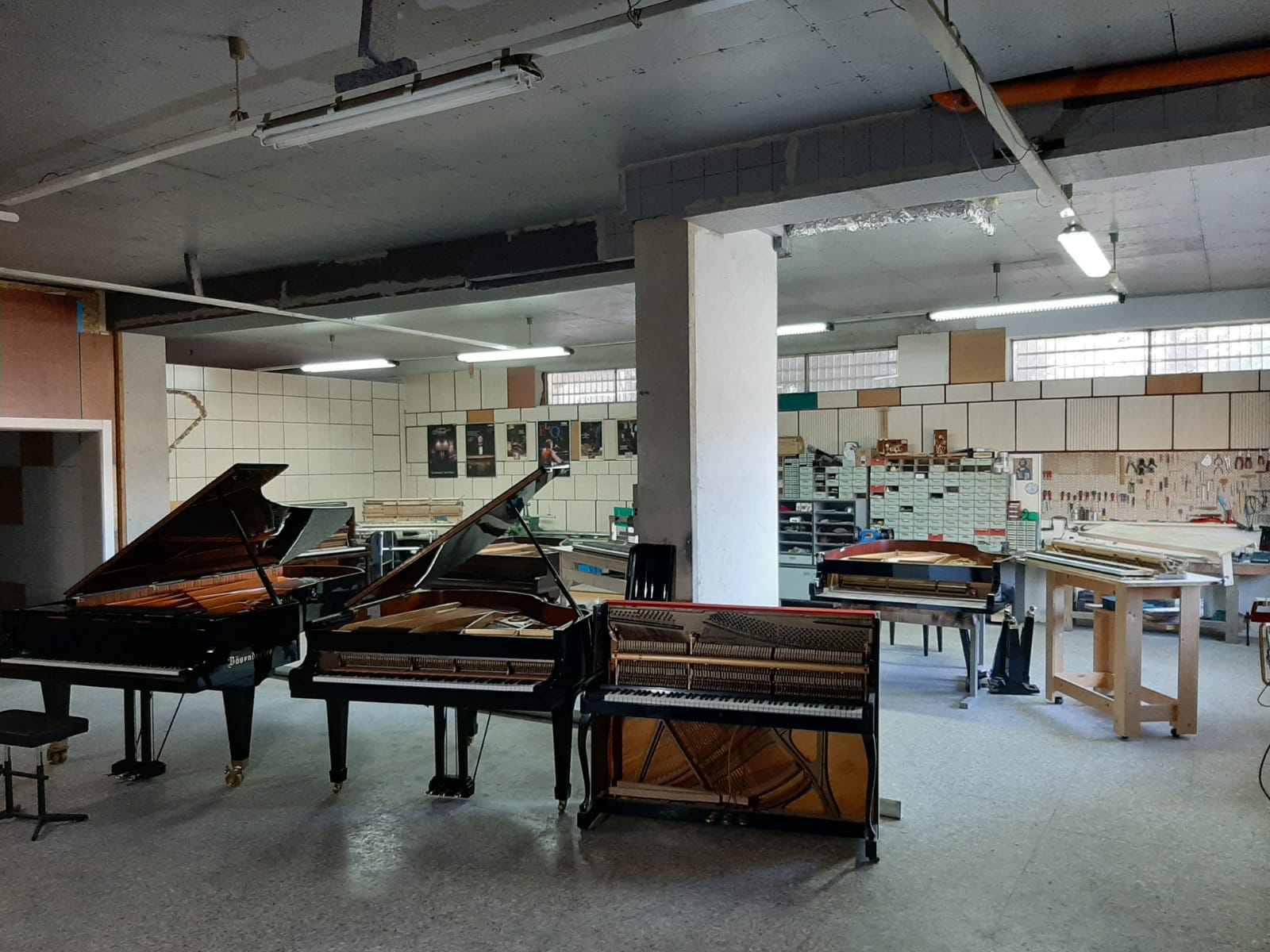 Laboratorio accordatura e riparazione pianoforti